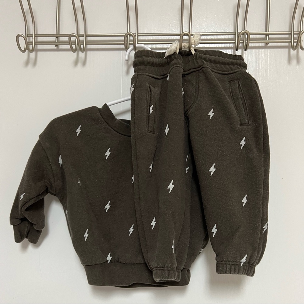 Lightening sweat set